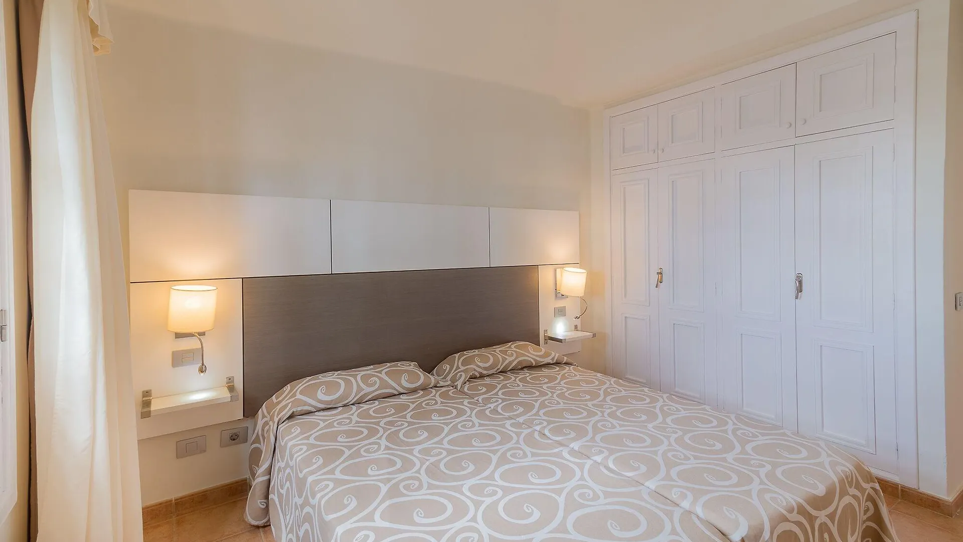 Apartamentos Livvo Las Gaviotas Puerto del Carmen  Appartement Puerto del Carmen (Lanzarote)